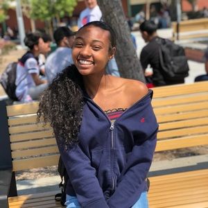 Meet your Posher, Kaila